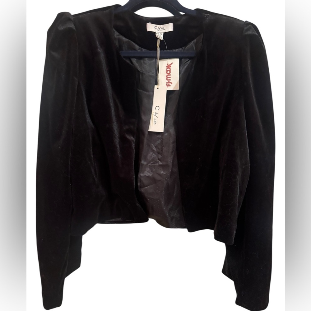 Chic Black Velvet Women's Blazer
